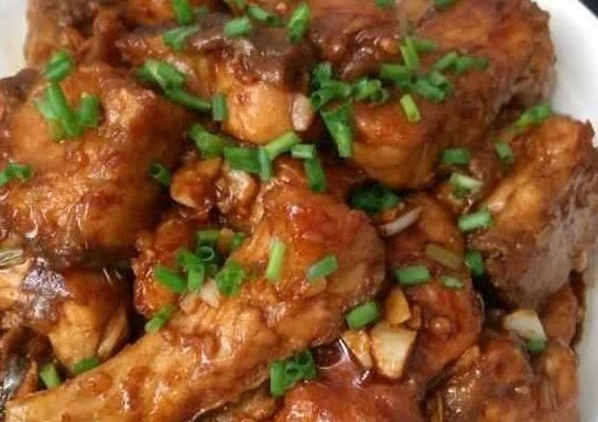  亲自|一家人在家里聚餐，亲自下厨做几道下饭菜，做法简单又美味