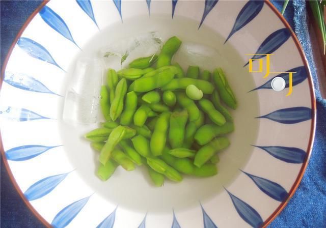  做法|糟卤毛豆，那个有了灵魂的毛豆，也许是夏天最好吃的做法