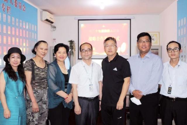  战略|《草根也要当明星》栏目成为全国《推新人》大赛战略合作单位