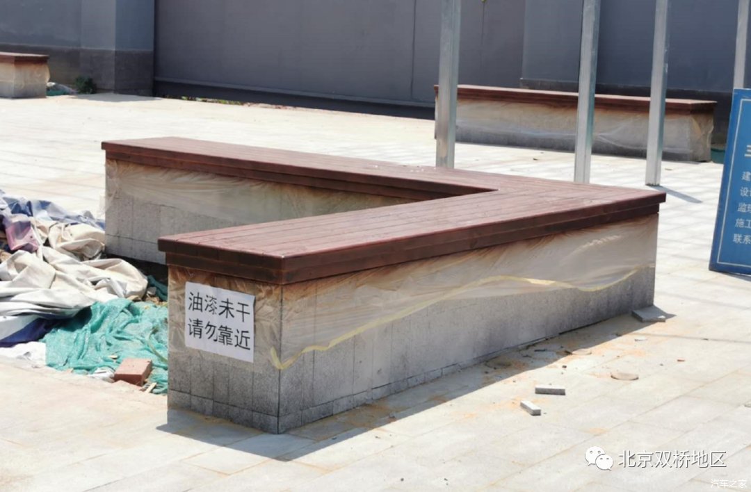  双桥|花图腾惹人眼 双桥路景观终揭开神秘面纱