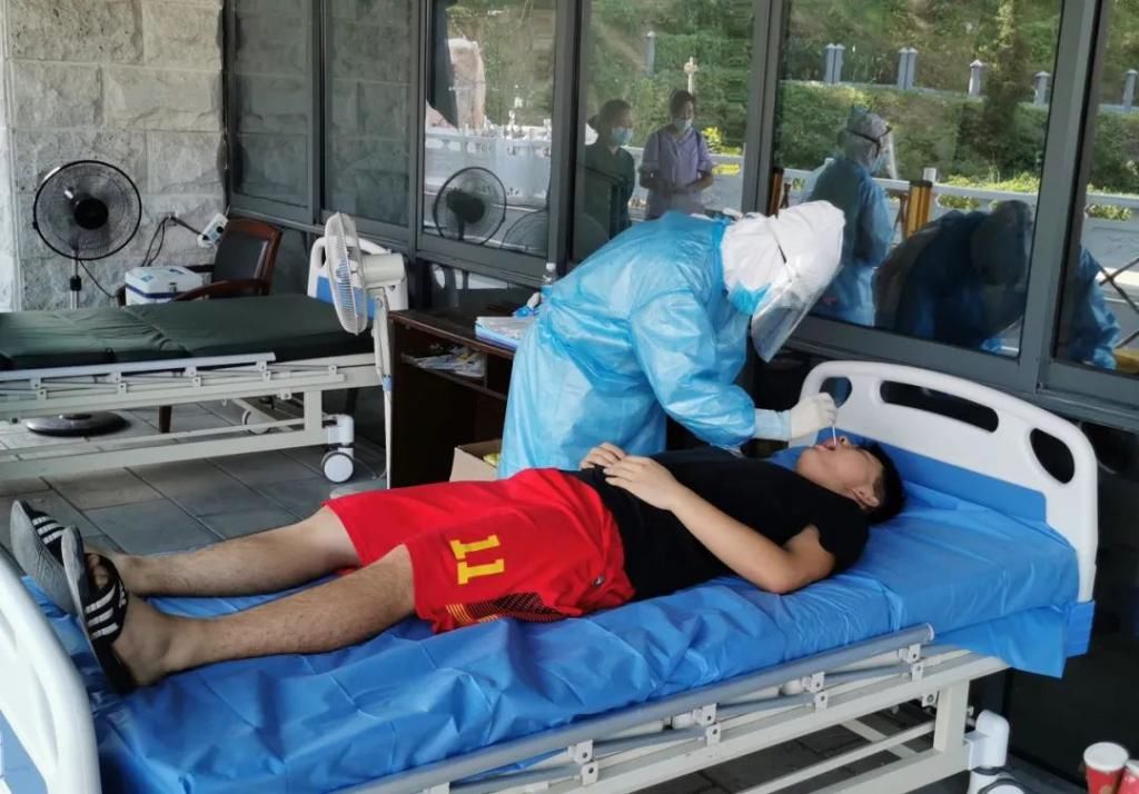  长阳|高温下！长阳中医院用“汗水和坚守”诠释责任 ，书写担当！