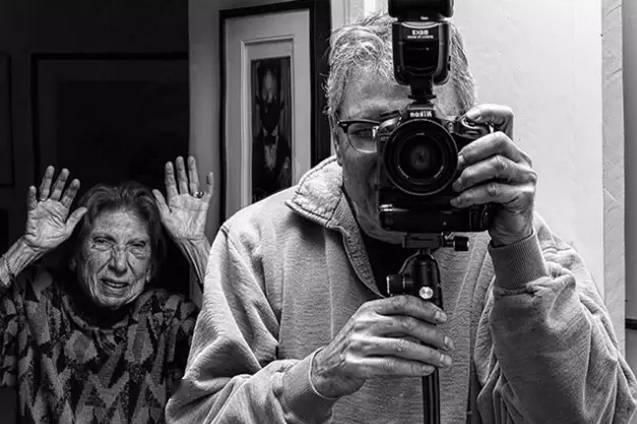 黯然失色|他为93岁的妈妈拍了一组照片,让所有自拍美颜都黯然失色