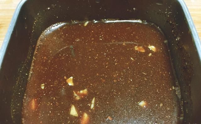  好吃|美味的牛肉茄子锅太好吃了，连筷子都装不下，这和米饭很相配