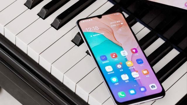  水滴|骁龙765＋水滴屏，售价2398元起，vivo S6遭机友吐槽