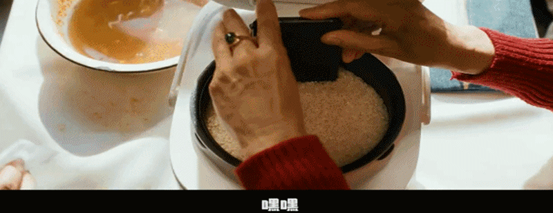 困境|底线思维：没有智能手机注定被淘汰？老人在数字时代的困境怎么解？