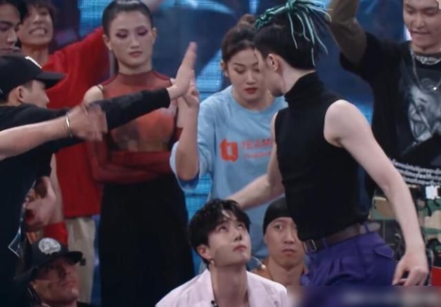 何在|《街舞3》“王一博反撩小宝”目的何在?看王一博给张萌的解释