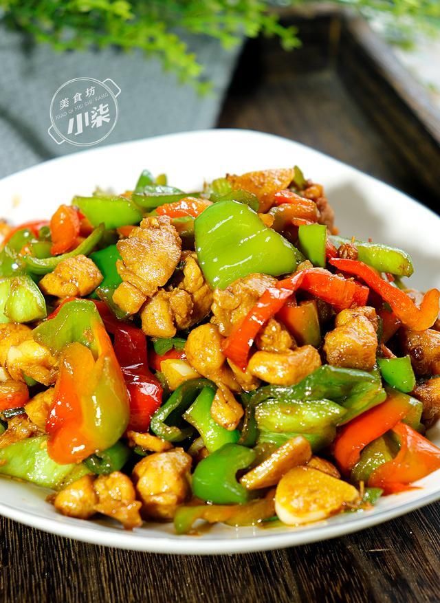  香辣|鸡肉这样做太香了，不炖不油炸，香辣过瘾，端上桌瞬间被扫光