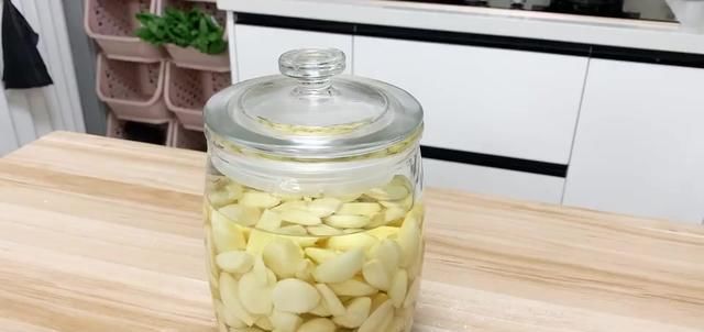  保鲜|蒜头放久了总是发芽，今天教大家存放蒜头，可以保鲜很久！