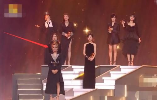  闪电|《浪姐》刚成团就要解散？宁静黑脸开怼，抱团太明显：好怕打起来