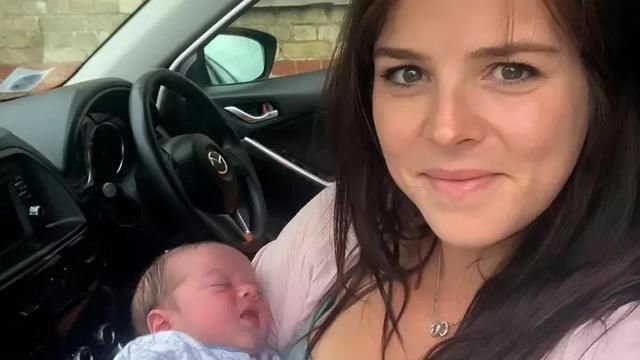  宝宝|英国女子去医院待产被劝回，不久之后，在车上生下一个宝宝