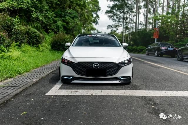 尽显|次世代马自达3，第二代魂动低趴尽显完美姿态