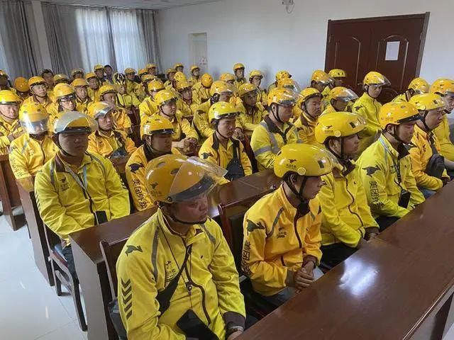 大荔|大荔百名外卖骑手变身“反诈宣传员”