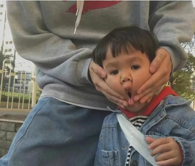 傻傻|侯明昊、黄明昊同是hmh,傻傻分不清楚,粉丝怎么区分他们呢