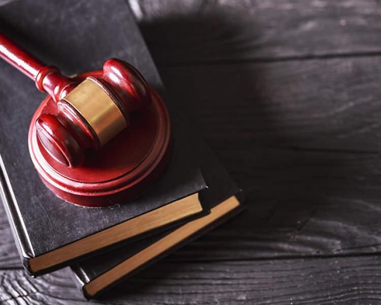  郝某|牧场员工两个月偷盗牛奶100余吨被公诉