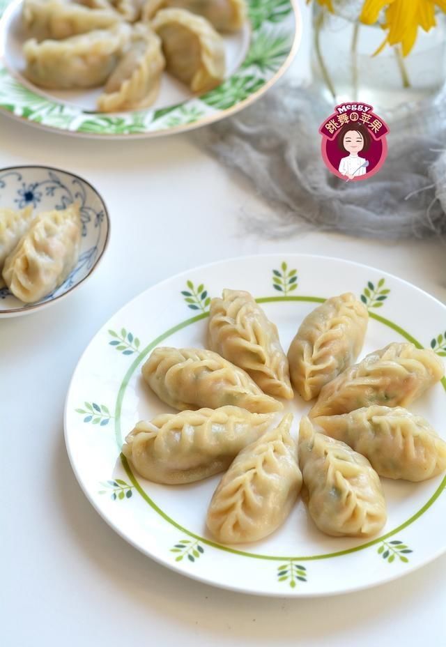  三伏天|三伏天，用这些菜做蒸饺，8分钟出锅，柔软香嫩，手抓着吃更过瘾