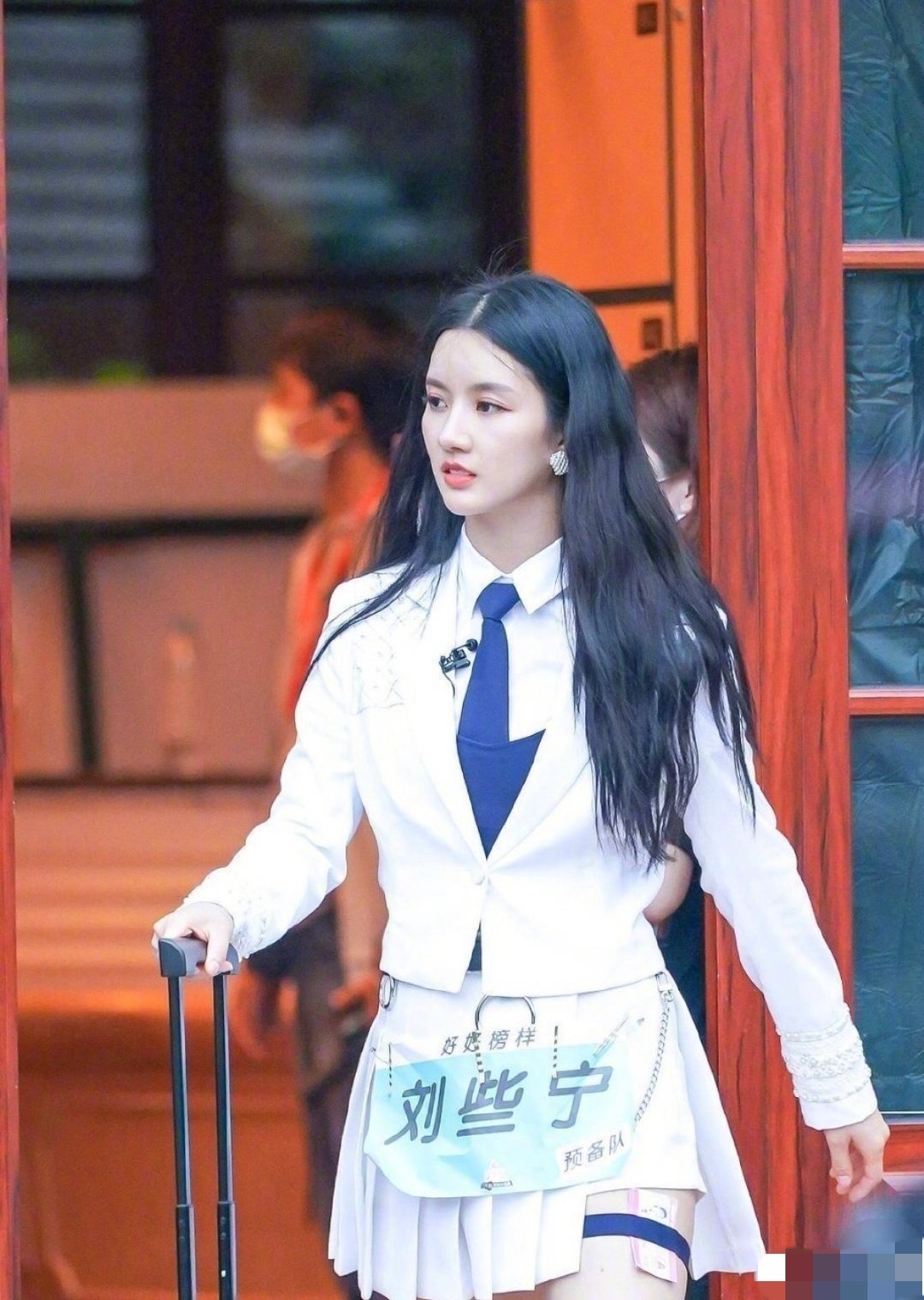 人团|姜贞羽因伤势宣布退赛,粉丝的七人团破灭,苏芮琪代替了她的位置