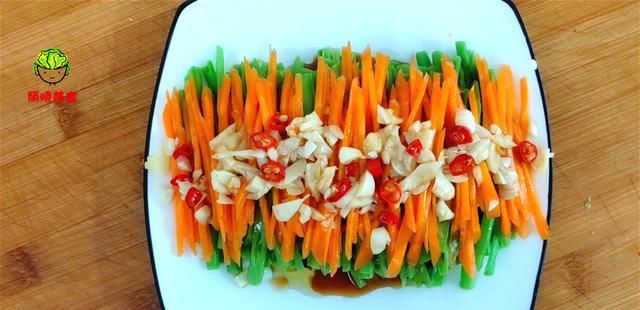  家常|最近网红豆角家常做法火了，3斤都不够吃，不炒也不炖比吃肉还香