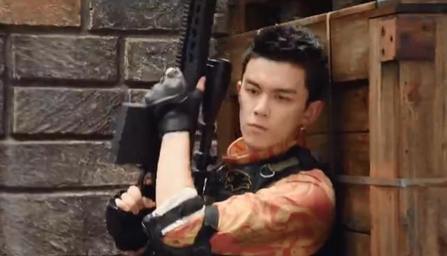  路小北|《穿越火线》是游戏改编剧的范本？第一集内容就有三处小毛病