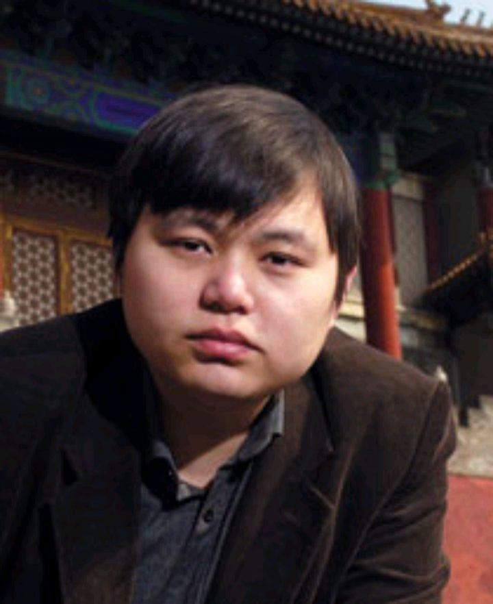 年前|20年前大学毕业当公务员，不顾父亲反对写书的湖北男孩，如今怎样