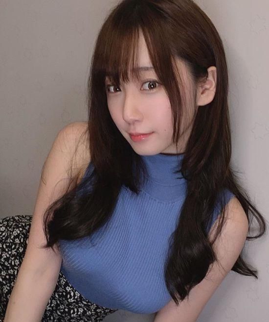  伊织|日本COSER伊织萌拍摄电竞椅代言美照 女孩子打游戏也超猛