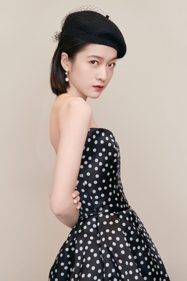  汤显|不避嫌！赵丽颖王一博同吃一碗汤显和谐，相似情况张雪迎却遭惨批