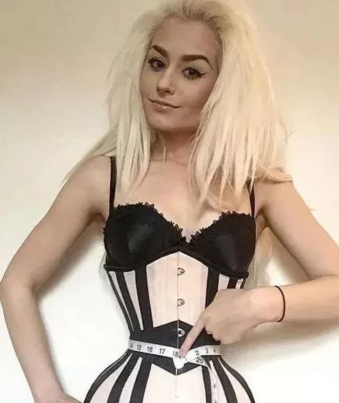  英国的罗米|缅甸女孩打破世界纪录，成为全球腰最细的人！自曝细腰纯天然