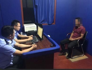 文具店店主|这是亲爹？指使6岁女儿偷手机