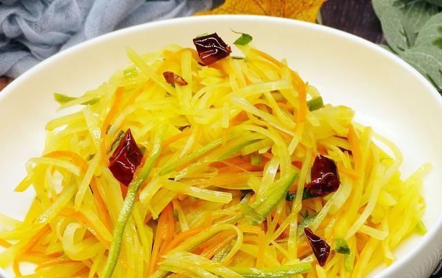  土豆丝|你真的会炒土豆丝吗，很多人这一步都做错了！