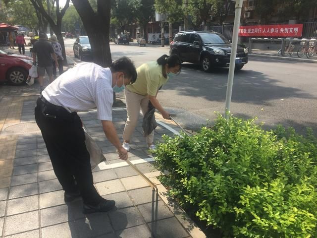 出门|出门携带“六件套”，八角街道数百干部争当“文明街巷长”