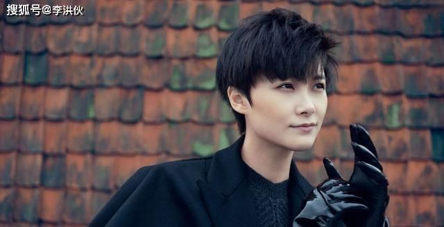  郁可唯|张含韵 郁可唯 许飞 李斯丹妮，这些超女还是选手，李宇春已成导师