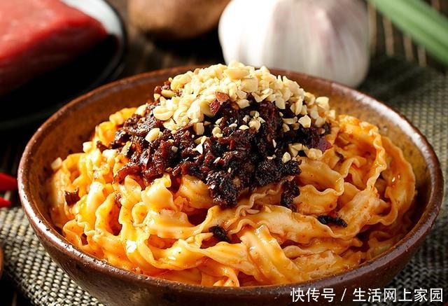 汤达|4种“骨灰级”方便面,比汤达人味鲜,比康师傅、统一好吃!