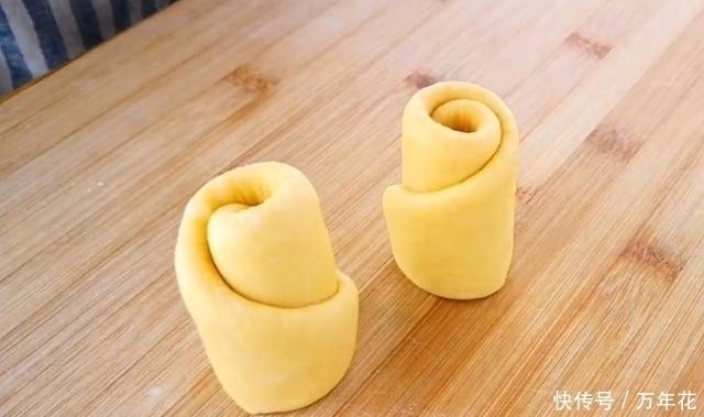 面包|红薯里加一个鸡蛋,不用烤箱,不用锅烙,简单一做,比面包还好吃