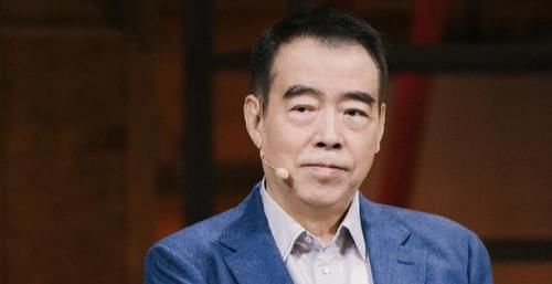  郭敬明|何昶希拿到S卡，郭敬明不该承担所有炮火，节目组也难辞其咎