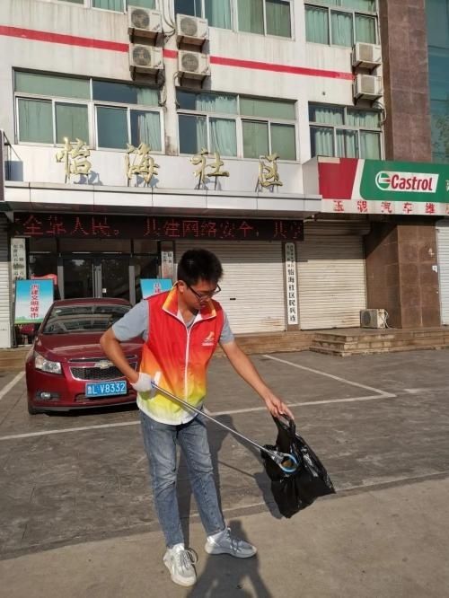 日照市|党员先行 决战决胜——日照市体育局开展创城志愿服务活动