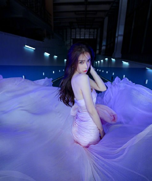 晒出|迟来的闺蜜同框! 张大大晒出Baby杨幂亲密合照, 颜值成关注焦点!