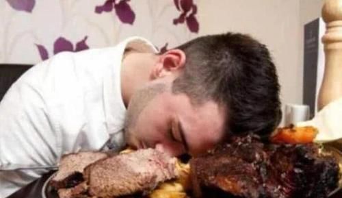 终身|世界最霸气的自助餐,吃完一份牛排就能终身免费,网友套路太深