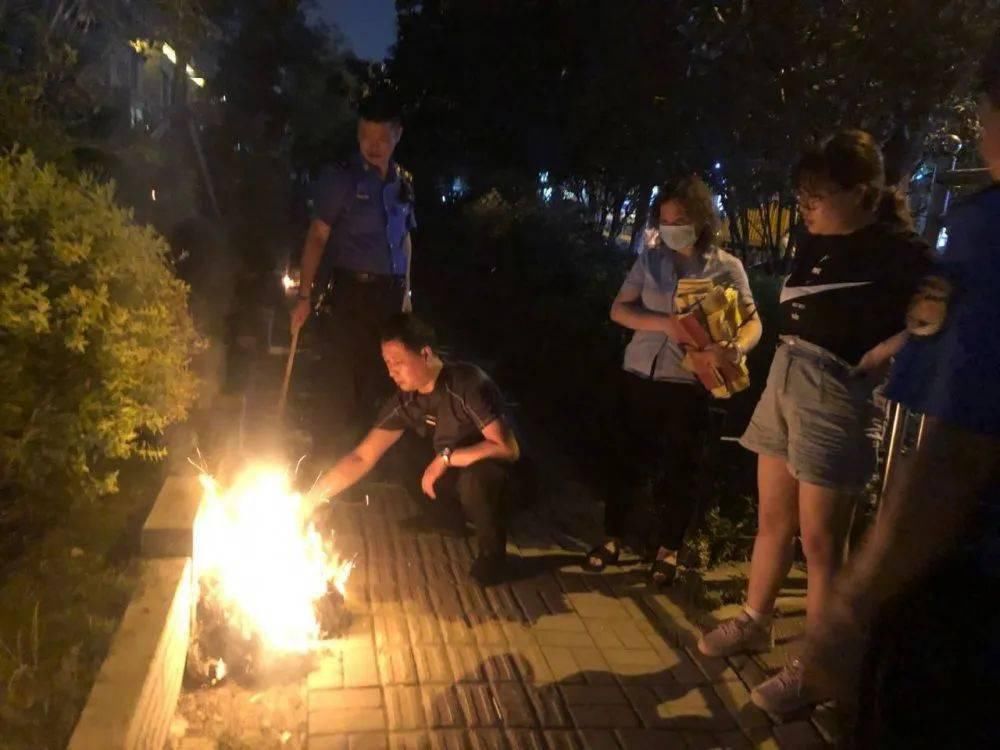 拍了拍|瑶海城管“拍了拍你”，文明祭祀从我做起