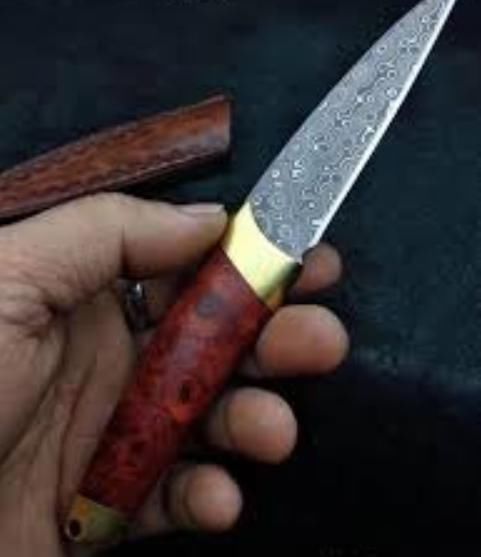  举刀|缅北一名警员叫不动正在玩手机的妻子，举刀杀人