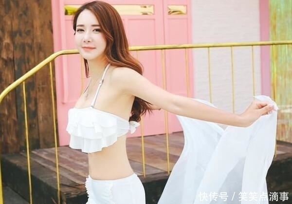 身姿|比基尼泳衣小姐姐，优雅的身姿，展现出完美的气质！