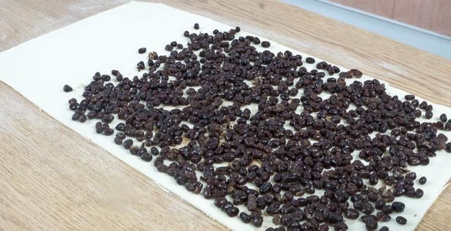  做法|红豆饼不一样的做法，外面根本买不到，简单又好吃，4分钟就出锅