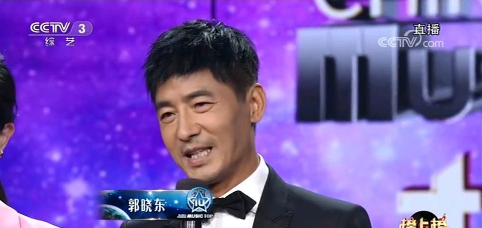  勉为其难|演员郭晓东跨界主持央视八一晚会有点勉为其难, 态度认真却紧张到嘴瓢