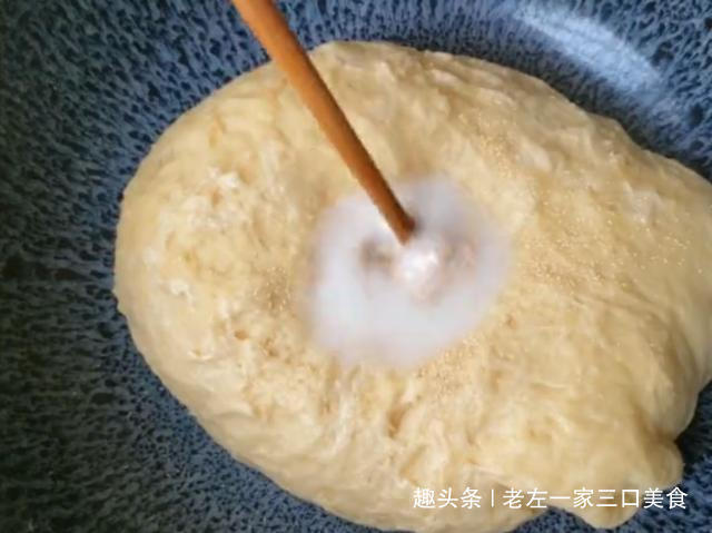 失败|原来面包柔软拉丝有技巧,学会这个做法,好吃不硬,想失败都难
