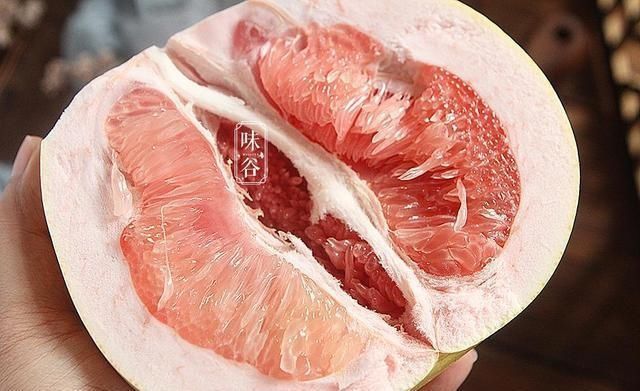 再多|买柚子记住这4点，买再多都不会挑错，柚子香甜汁水多，太实用了