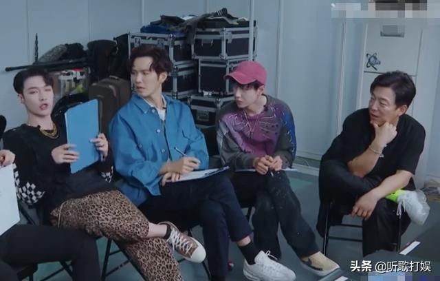  录制|张艺兴录制《忘不了餐厅》，与黄渤再次合体，两人的友谊让人慕了