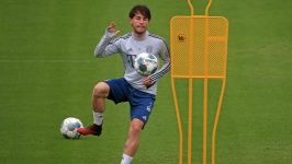 留在|奥德里奥索拉新赛季将留在皇马,并担任卡瓦哈尔的替补