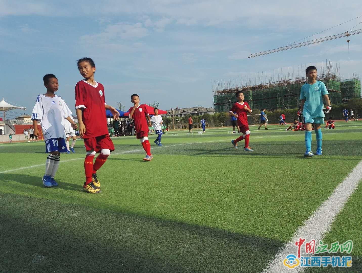 中甲联赛第二阶段 陕西2025江西省城市足球联赛-赛程/比分/球队阵容全掌握-本地足球热血来袭！队以3∶2胜江西北大门队