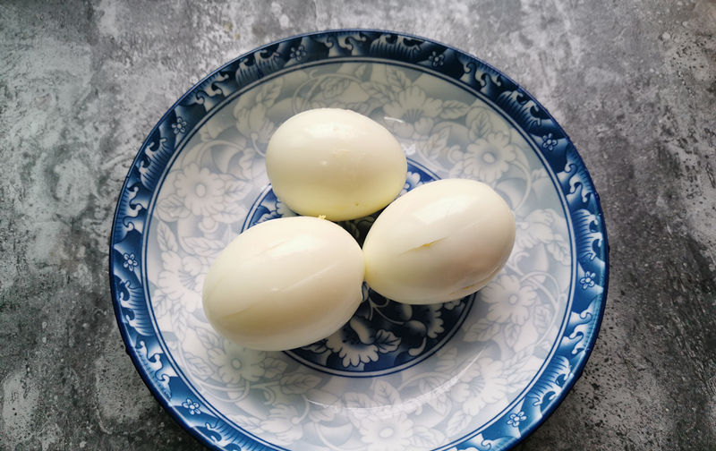  早餐|鸡蛋别总白水煮，试试这样做，香辣入味，挑食的孩子抢着吃！