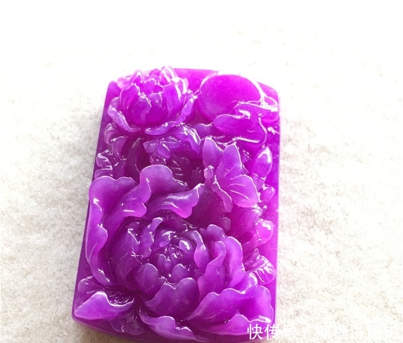 苏纪石|色彩非常特殊的宝石,神秘冷艳的苏纪石