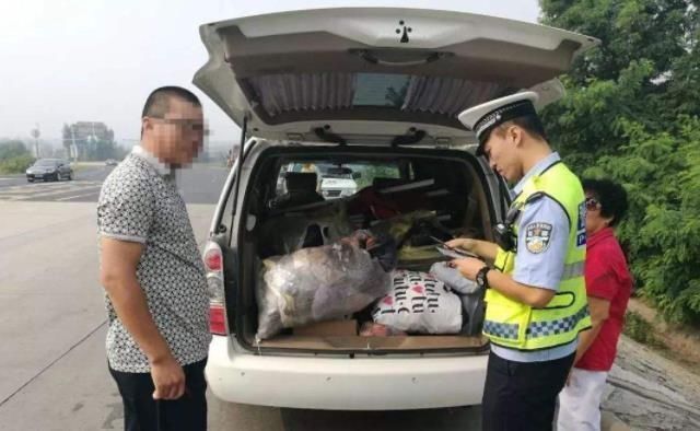 到底|面包车不能拉人也不能拉货?车主反问交警:那我到底干嘛用?