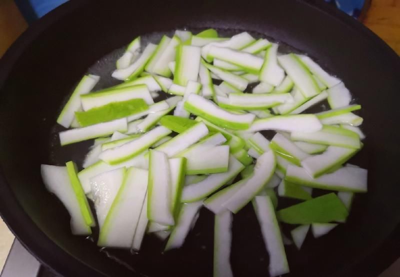 角瓜|好吃简单的家常菜,10分钟就上桌,鲜香补钙味道好